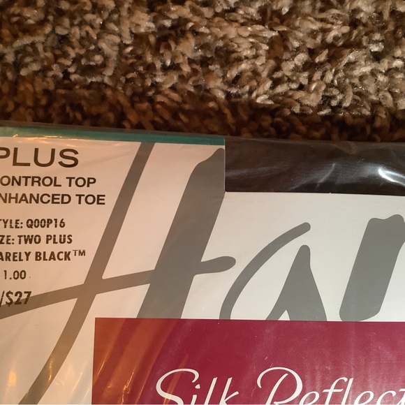 Hanes Silk Reflections control top pantyhose, barely black, size: Two Pl… - Picture 3 of 10